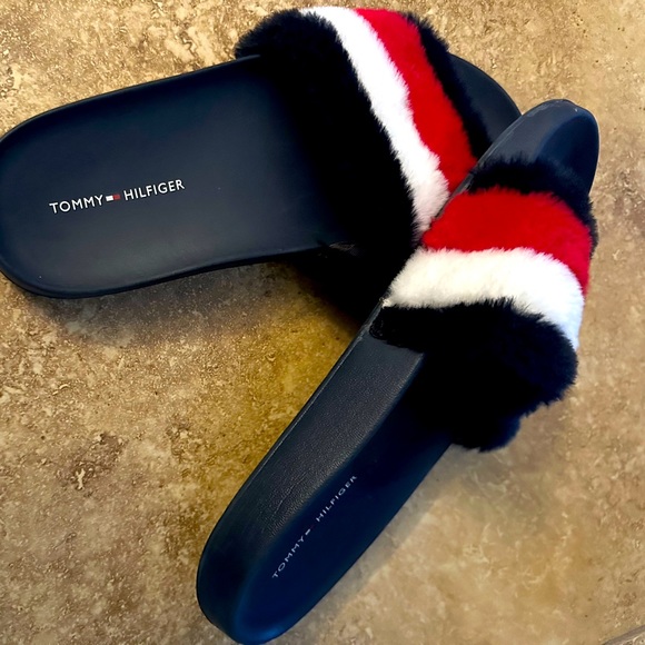 Size 6 Woman’s Tommy Hilfiger Sandals - Picture 1 of 7